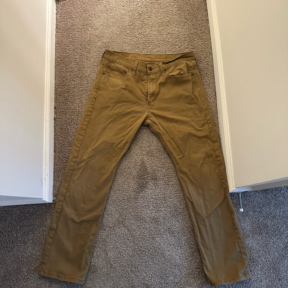 Levi’s Baggy Khaki
